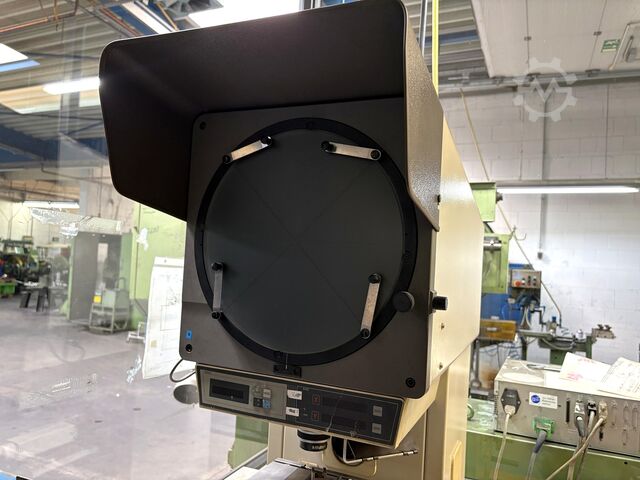 Profile projector MITUTOYO PJ 300