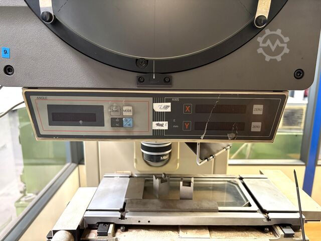 Profile projector MITUTOYO PJ 300