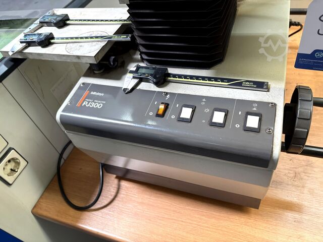 Profile projector MITUTOYO PJ 300