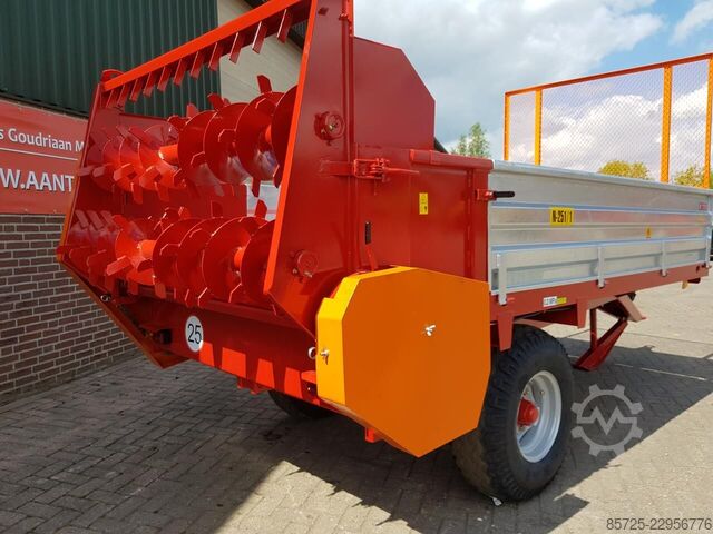 Manure spreader  Meststrooier 5T - Nieuw