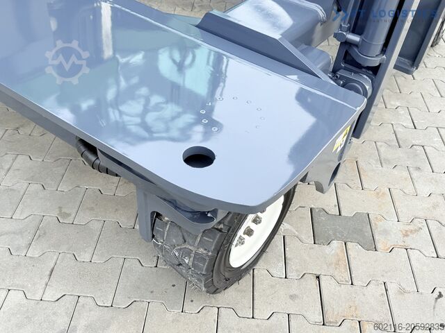 Four-way forklift Combilift C4500 WIDE FORK POSITIONER DIESEL DUPLEX