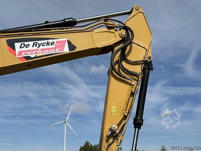 Crawler excavator CAT 323FL