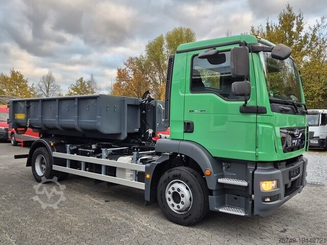 Roll-off tipper truck man TGM 15.250 Abrollkipper Multi Haken 900-1570mm