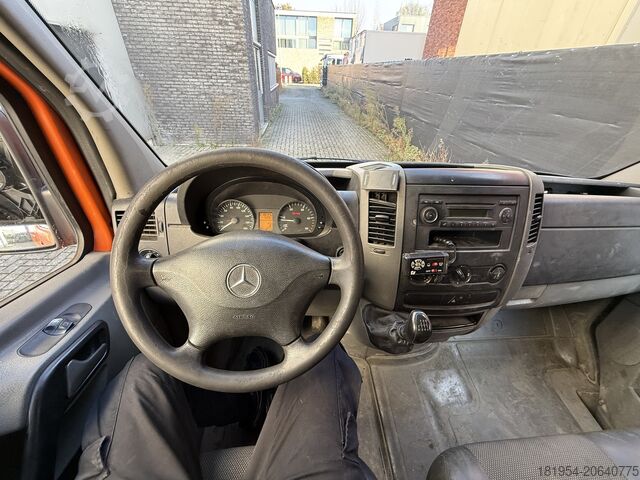 Long box truck Mercedes-Benz sprinter 313cdi Maxi