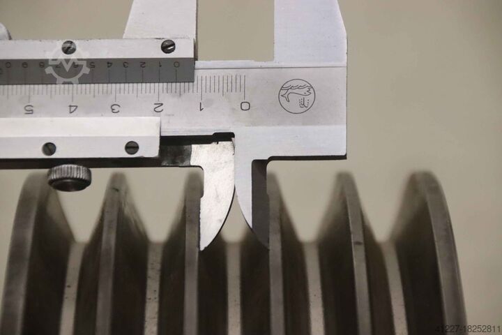 V-belt pulley 5-groove VECO SPB 320-5 (17 mm)