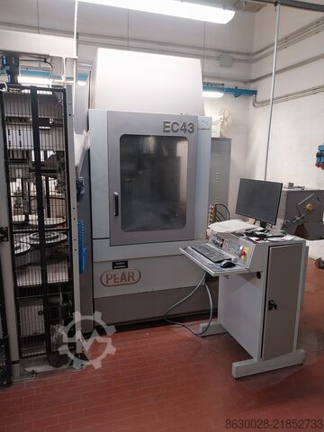 Universal-Bearbeitungszentrum PEAR EC43
