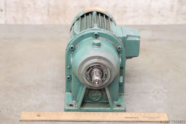 Gear motor 0.12 kW 106 U/min Cebeha C30-63K/4DC