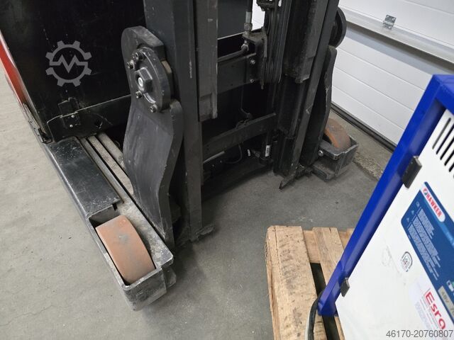 Schubmaststapler BT Lift RRE 140