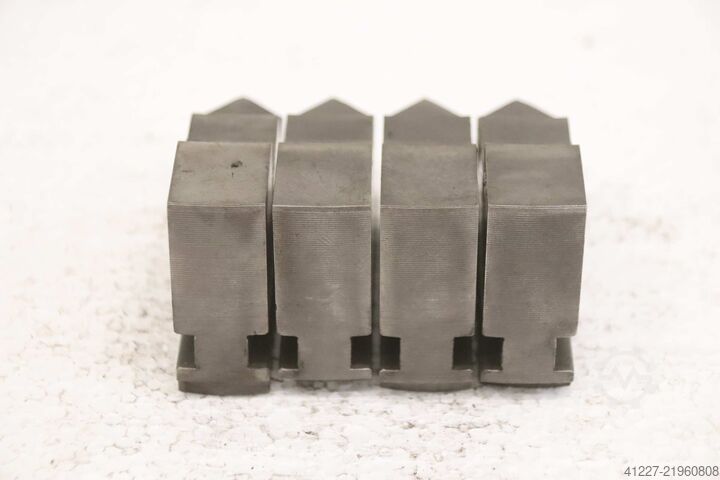 Interchangeable jaws four-jaw chuck unbekannt Breite 22 mm