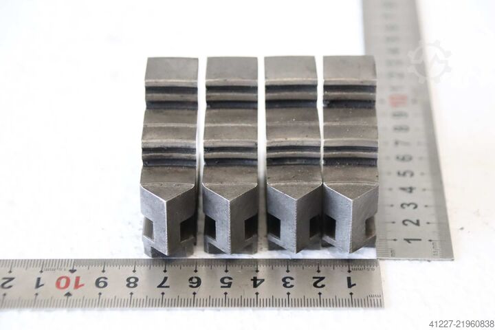 Interchangeable jaws four-jaw chuck unbekannt Breite 18 mm