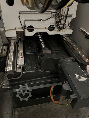 5-axis vertical machining centre MIKRON HPM 1350U TRIPALET