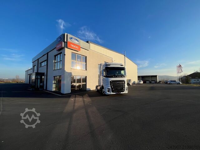 Mega / Ultra / LowLiner tractor unit Ford F-MAX LL