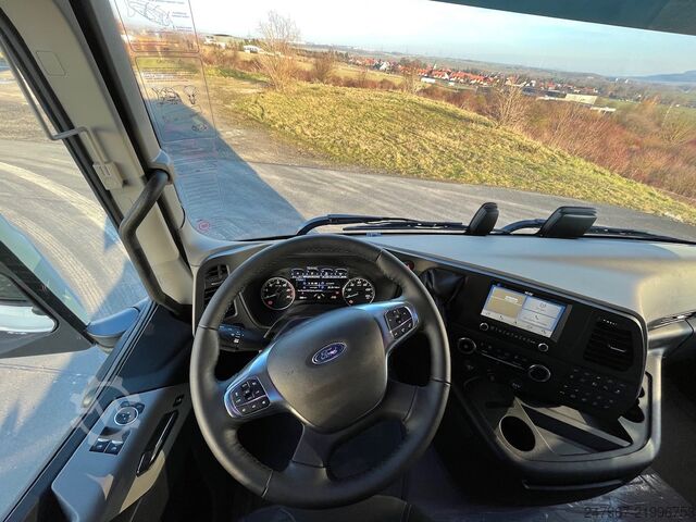 Mega / Ultra / LowLiner tractor unit Ford F-MAX LL