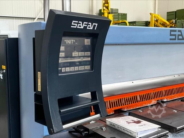 Hydraulic guillotine shear Safan HT 255-4 TS