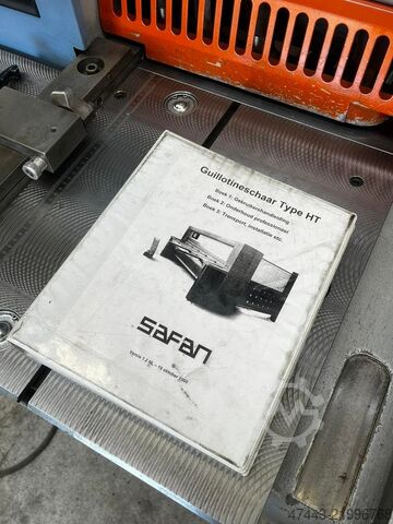 Hydraulic guillotine shear Safan HT 255-4 TS