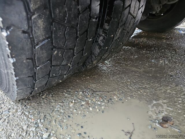 LKW mit Kofferaufbau Volvo FL 240 4x2 16tons Seitentüren Koff