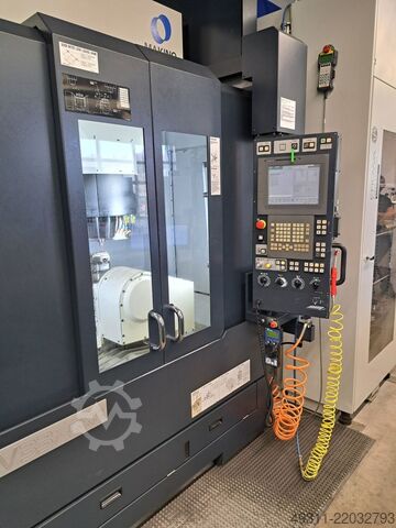 5-axis CNC machining center Makino V33i-5XB