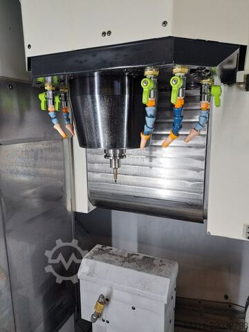 5-axis CNC machining center Makino V33i-5XB