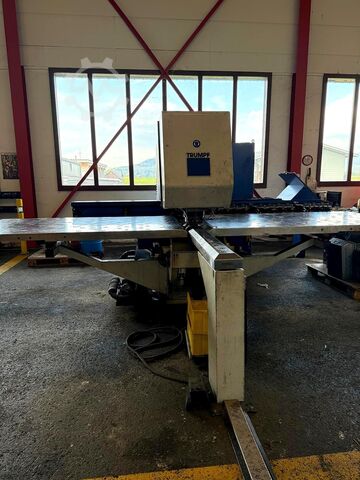 Punching and nibbling machine TRUMPF TruMatic 200