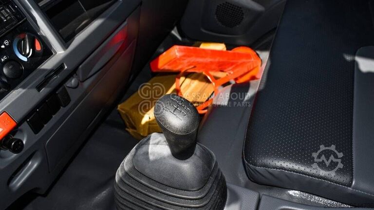 Fahrgestell mit Fahrerhaus Isuzu NPR 75