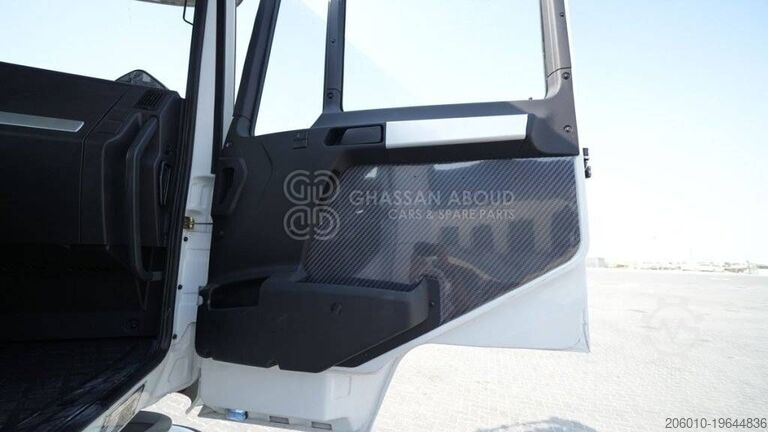 Chassis cab Shacman FAST 12JSD200T-B PTO