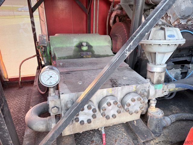Saugwagen  1000 bar High pressure Kamat 186 L/min. Deutz V8