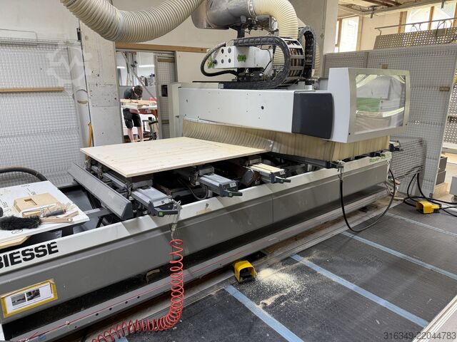 Machining center BIESSE Rover 3.03