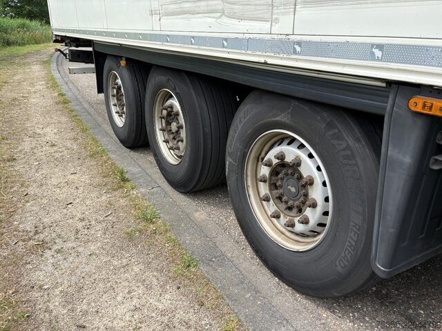 Refrigerated/freezer transport Schmitz Cargobull N/A Carrier Vector 1950 MT / Schmitz Axles / Di...