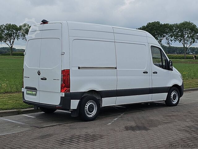 High-roof van MERCEDES-BENZ SPRINTER 314 L2H2 Mbux Airco Eur6