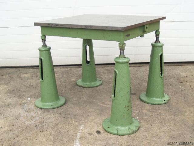 Richt- und Schweißplatte; Stahlguß-Grauguß stark verrippt, ehemalige Anreißplatte und Messplatte, sc SIEGFRIED WEYRAUCH 1000x800