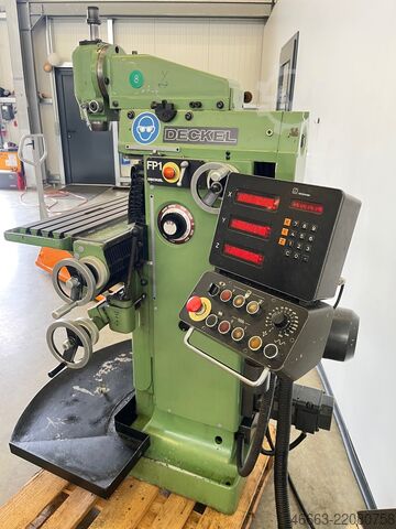 Universal milling machine with variable feed Deckel FP1