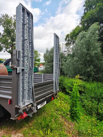 Heavy equipment trailer Barthau Anhänger LHS 5000 mit Auffahrrampen