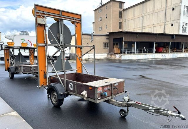 Trailer  Nissen Verkehrsleitanhänger,