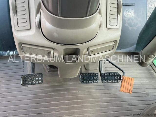 Traktor John Deere 6230R