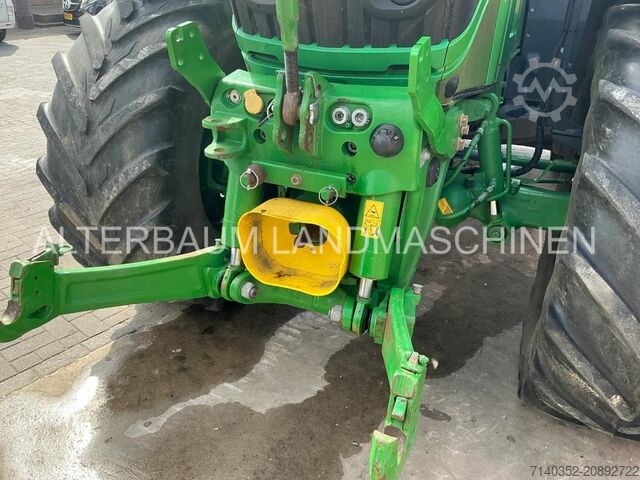 Traktor John Deere 6230R