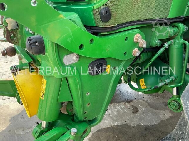 Traktor John Deere 6230R