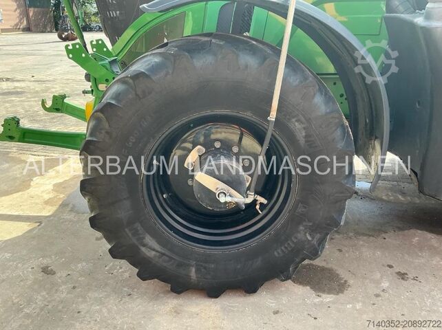 Traktor John Deere 6230R
