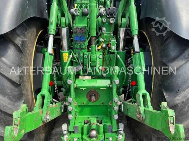 Traktor John Deere 6230R