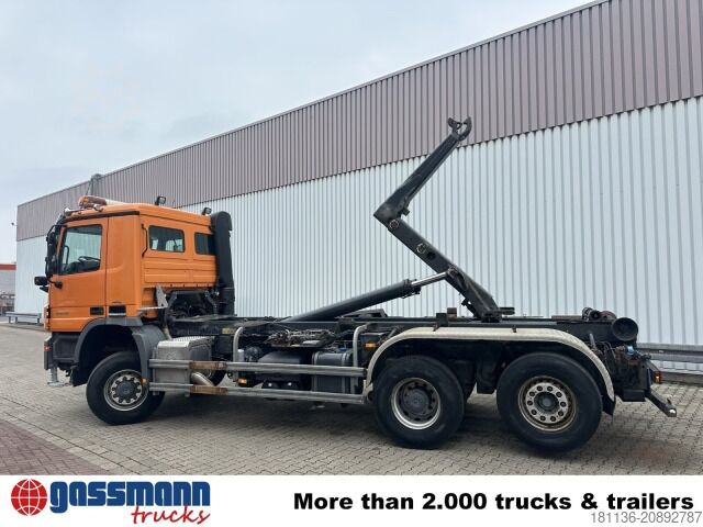 Abrollkipper Mercedes-Benz Actros 2641 L 6x4/4, Winterdienstausstattung,