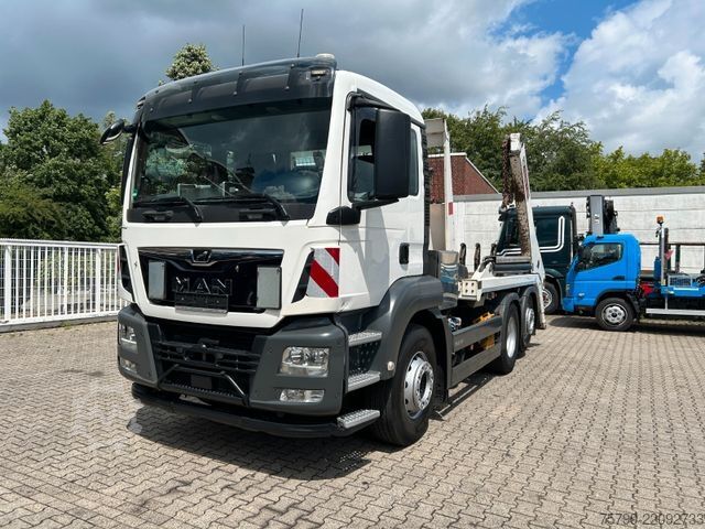 Skip truck MAN 26.420 TGS Multilift Absetzkipper