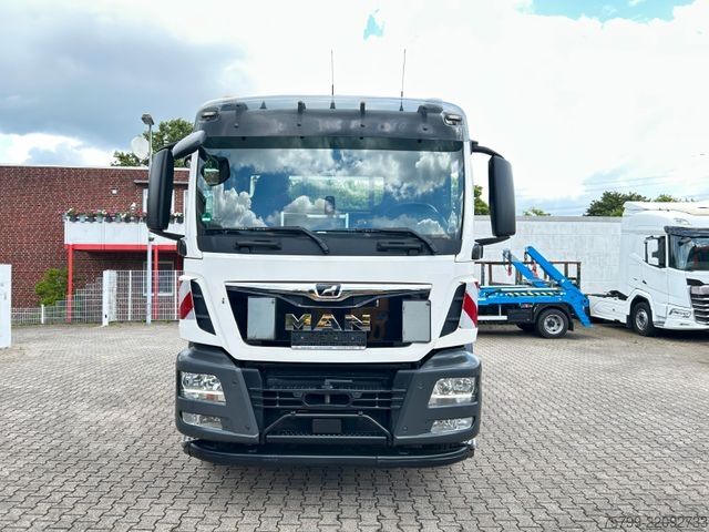 Skip truck MAN 26.420 TGS Multilift Absetzkipper