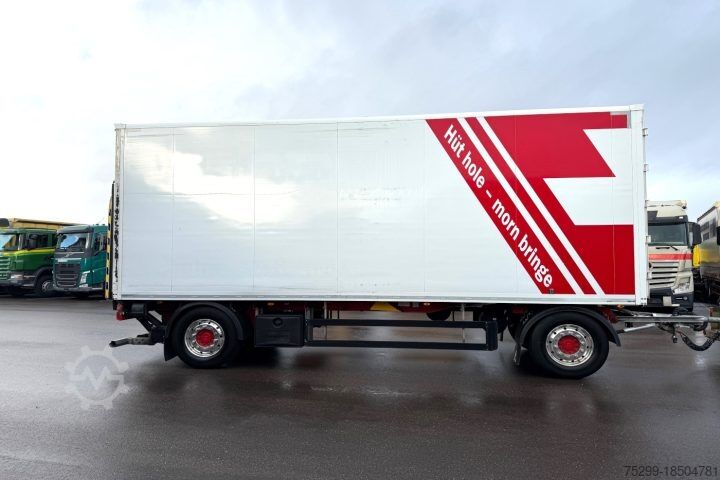 Trailer Schwarzmüller PA 2/E Koffer mit HB / Swiss-Vehicle