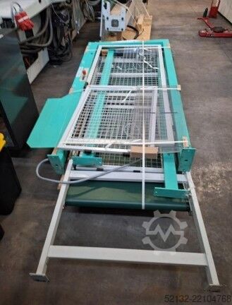 Injection molding machine Arburg 820s