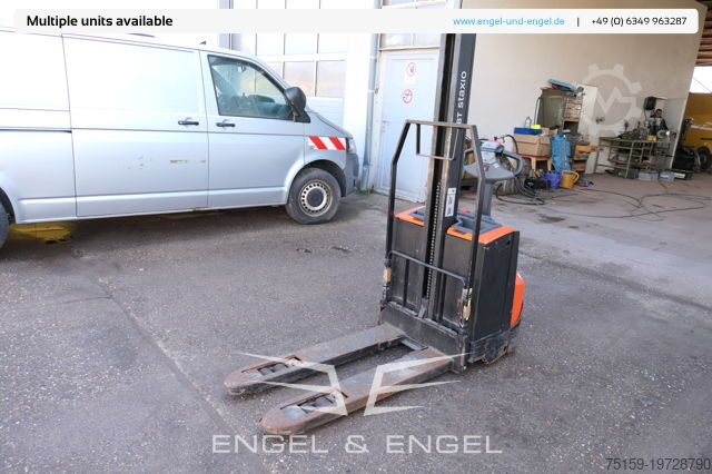 Hochhubwagen bt SWE 080L Batterie 32/2015