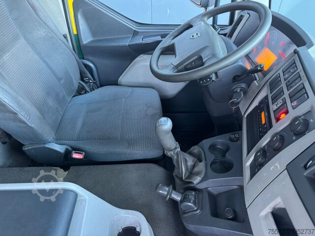 Suitcase Volvo FL 240 / 6 Cylinder / 18 Tons / Manual / Tail L...