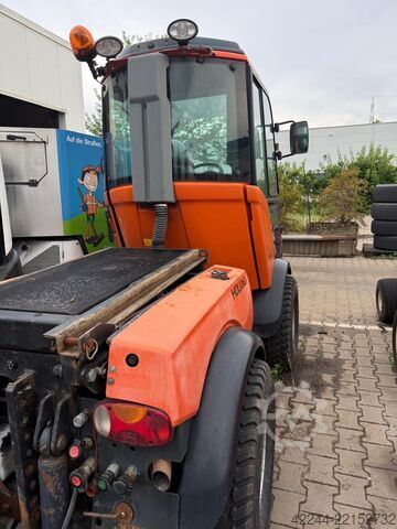 Municipal vehicle / implement carrier Holder C 250