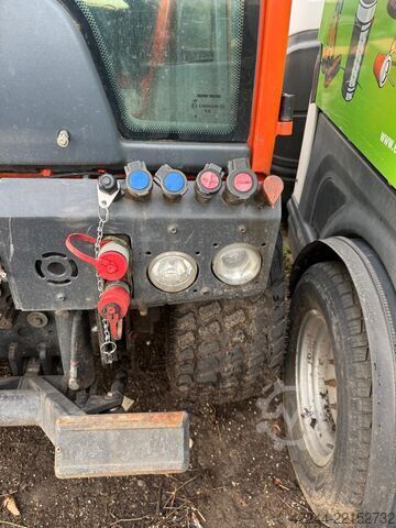 Municipal vehicle / implement carrier Holder C 250