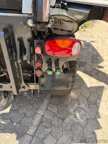 Municipal vehicle / implement carrier Holder C 250