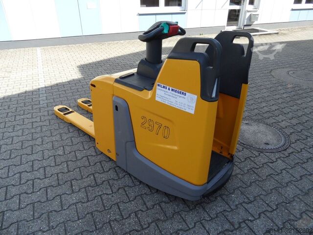 Electric Pallet Truck Jungheinrich ERE 225 - feste Plattform - 2017