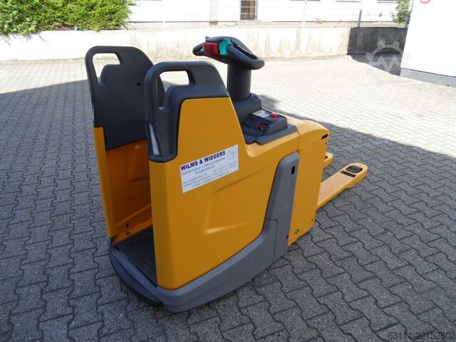 Electric Pallet Truck Jungheinrich ERE 225 - feste Plattform - 2017